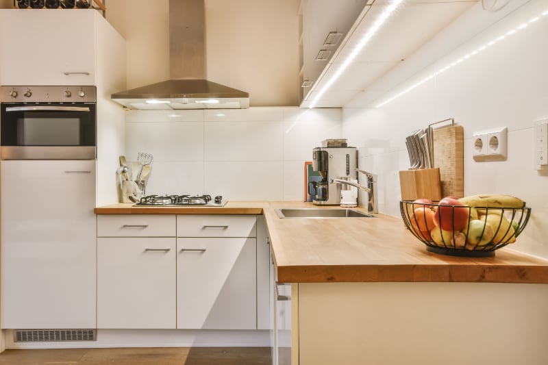 https://groysmanconstruction.com/wp-content/uploads/2023/06/adorable-small-kitchen-with-white-kitchen-unit-2022-01-04-06-33-15-utc.jpg