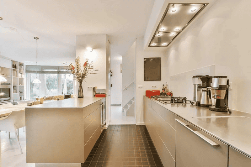 2025 Kitchen Color Trends — What’s In & What’s Out | Groysman Construction Remodeling | 29