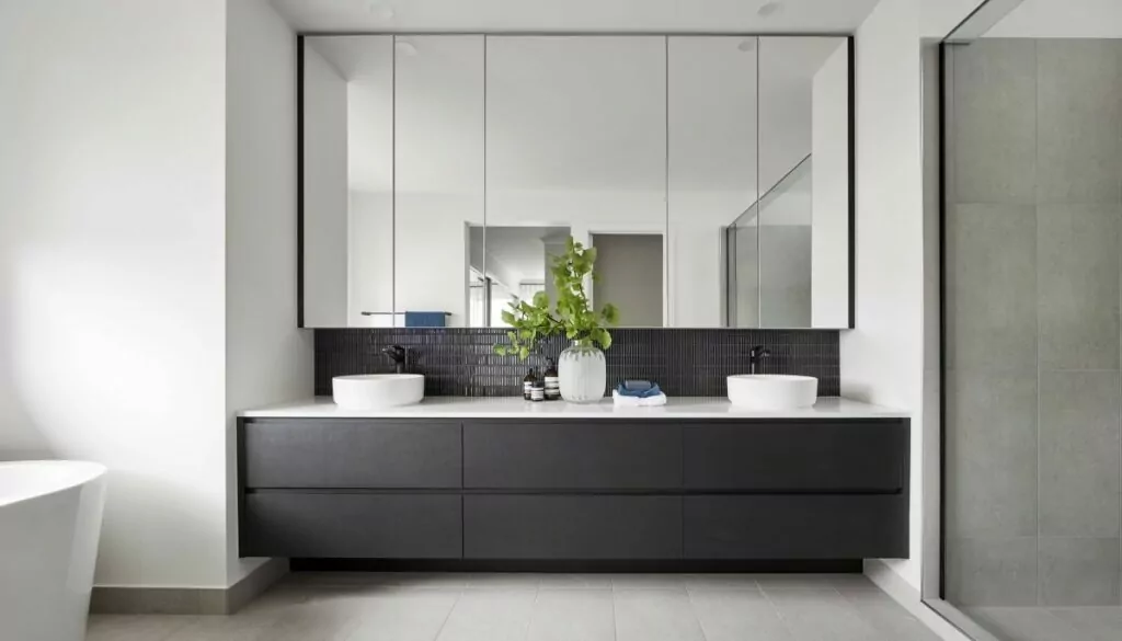 Home Remodeling, Kitchen Remodeling Does a bathroom vanity need a backsplash? 1