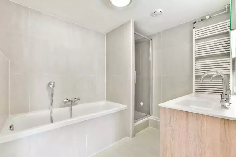 Choosing a Bathtub: Freestanding Bath vs. Built-In Tub | Groysman Construction Remodeling | 12