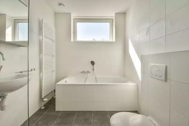 Groysman Construction Remodeling | Choosing a Bathtub: Freestanding Bath vs. Built-In Tub