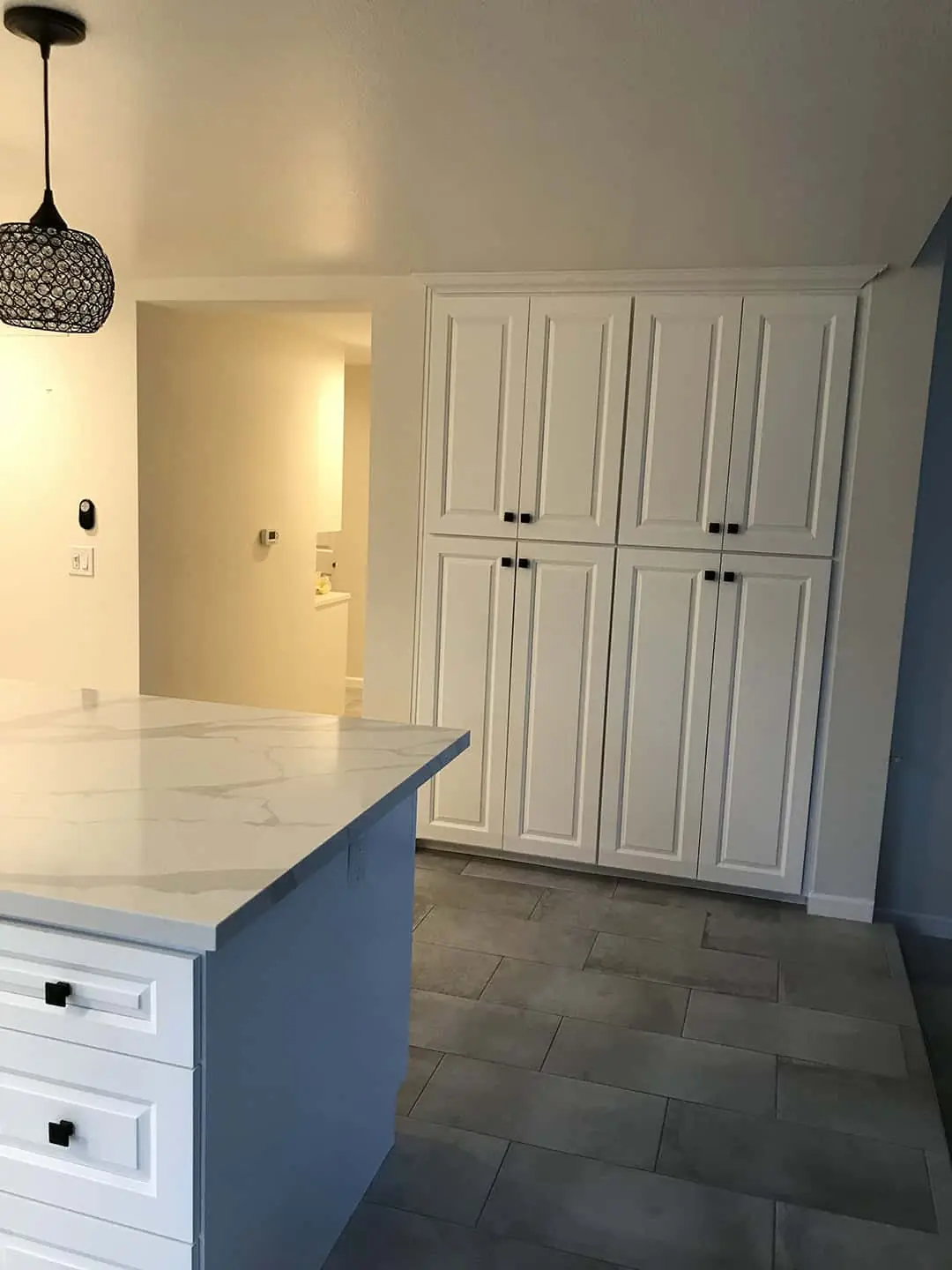 built-in white cabinet