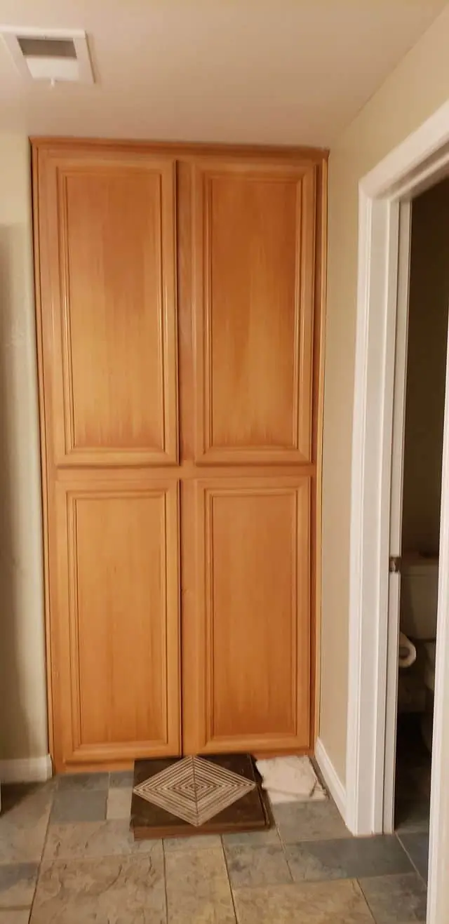 closed cabinet in the bathroom
