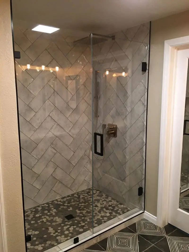 shower in light gray tones with black details