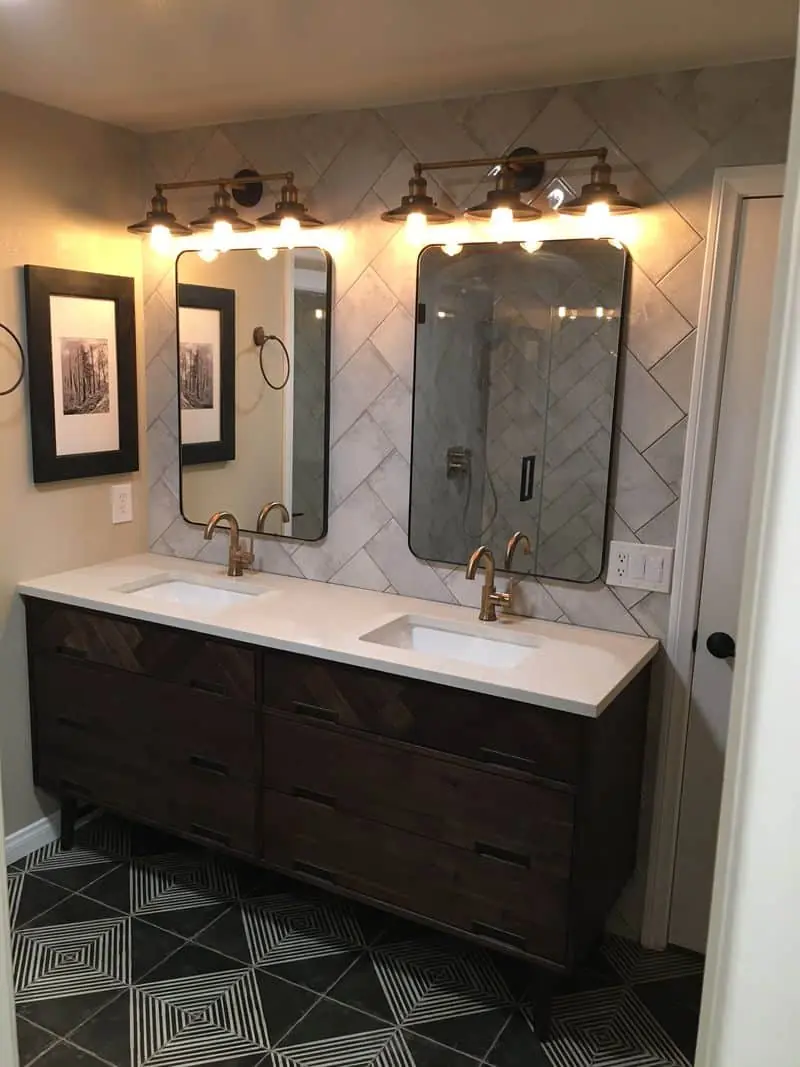 double sink with 2 mirrors