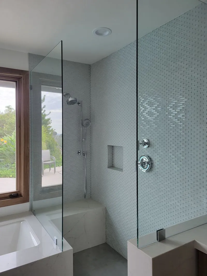shower cabin with a floor-to-ceiling window
