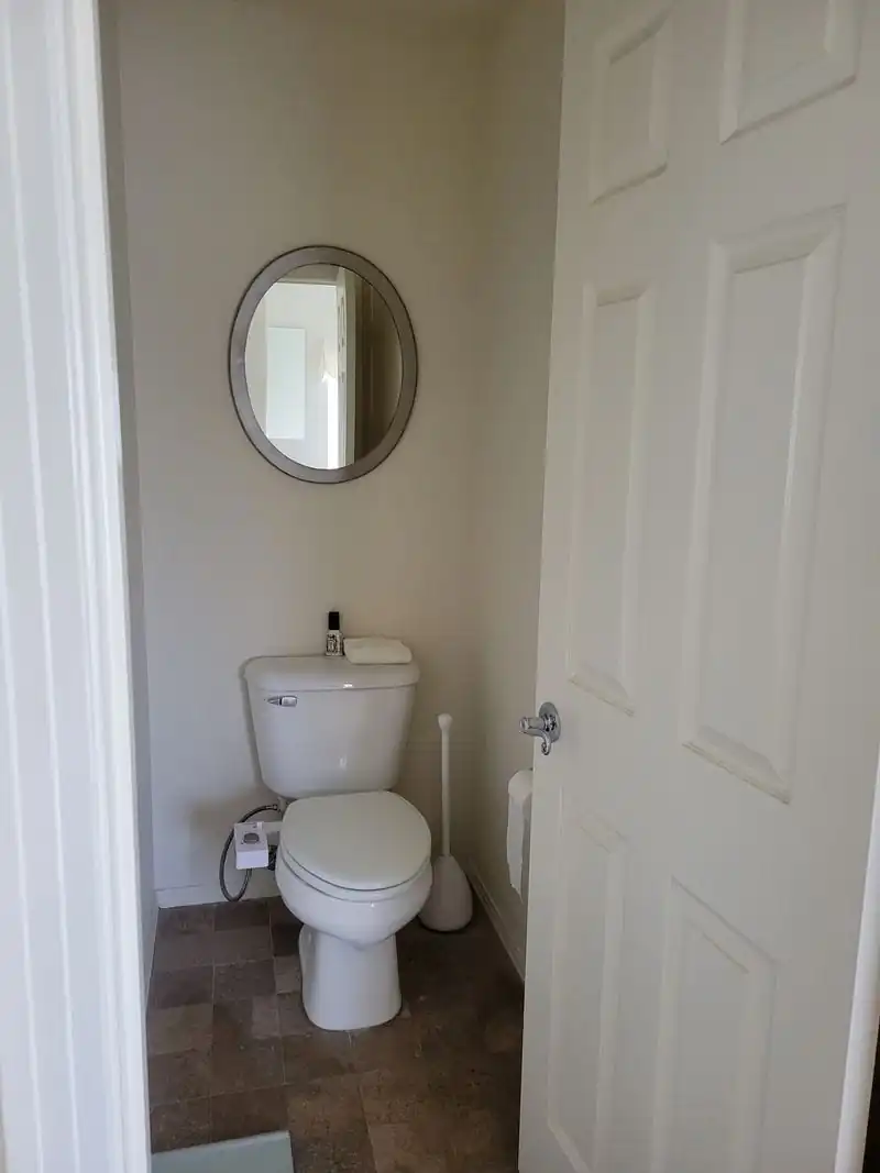 mirror above the toilet
