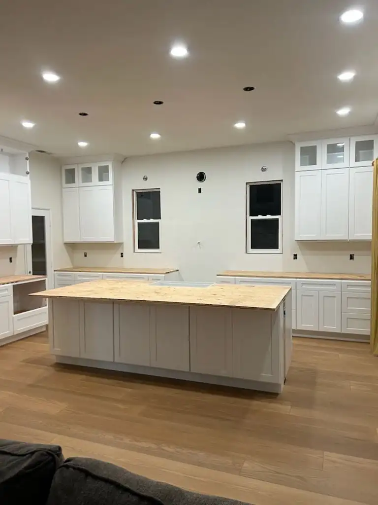 white kitchen with white fronts
